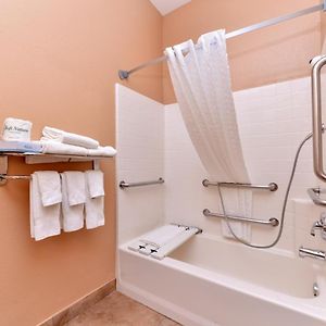 King Studio Suite Mobility Access Tub or Non-Smoking